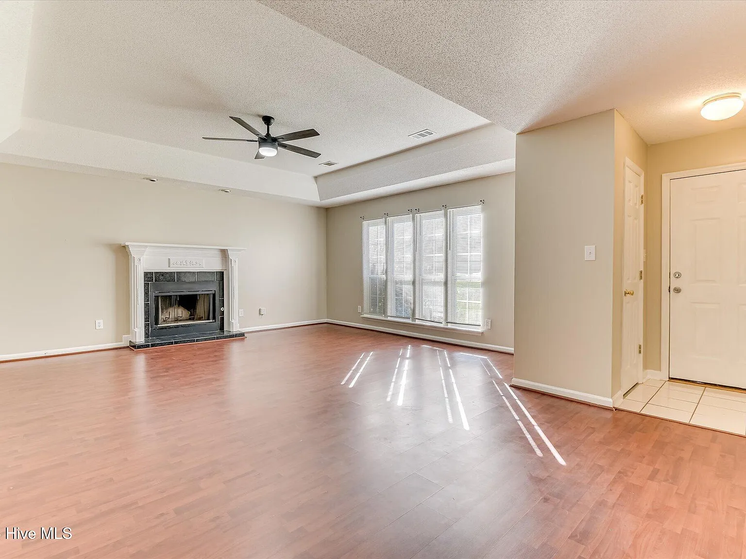 3 bed, 2.5 bath, 1767 sqft, $1,750 — Photo 3