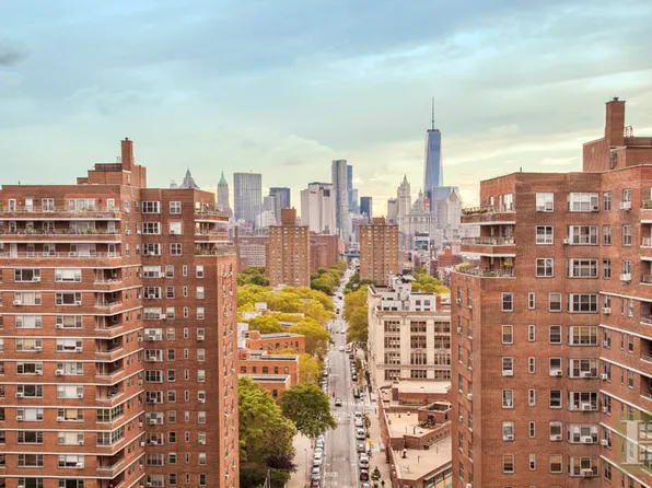 475 Fdr Drive image 1 of 8