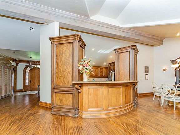 4th image of 46 Hillcrest Dr