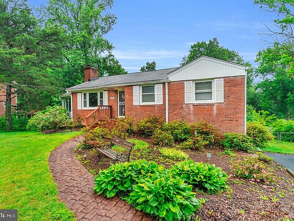 5th image of 3817 Estel Rd