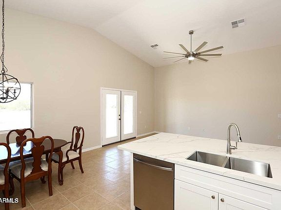 5th image of 2513 W DIXON Lane