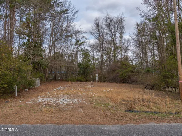 2002 Hartford Avenue, New Bern, NC 28562