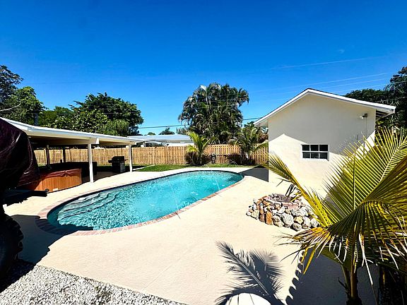 3rd image of 5969 Fern Court