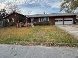 525 Kuethe Rd NE, Glen Burnie, MD 21060