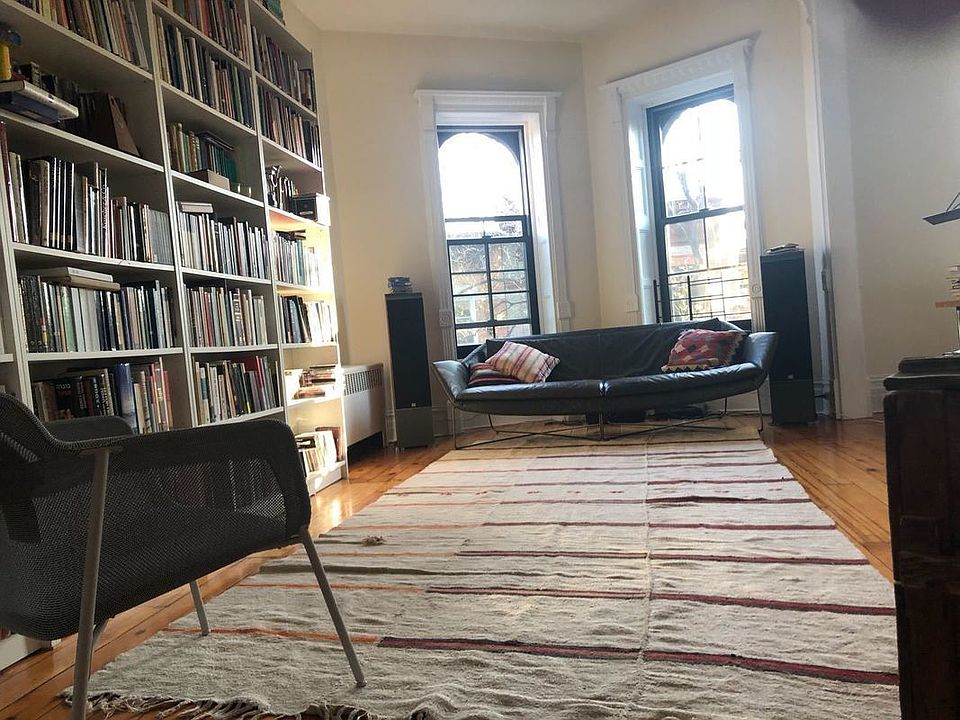 1st image of 380 4th St APT 4