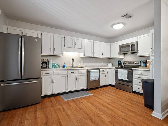 5th image of 2965 Shamrock N Unit 17