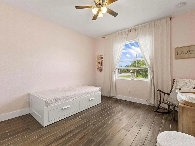 601 SW South Quick Cir #601 — Photo 16