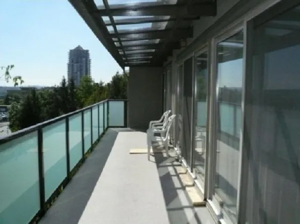 4363 Halifax St #306, Burnaby, BC V5C 5Z3