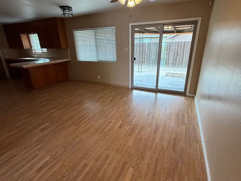 1513 Alpine Ln — Photo 12