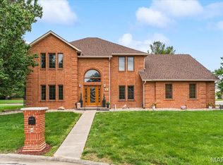 4 Red Cedar Ct, Belleville, IL 62220