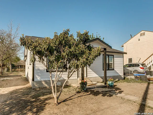 1815 W Mayfield Blvd — Photo 16