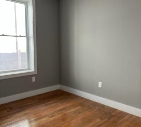 5th image of 1252 Stratford Ave #2R