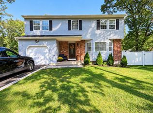 133 N Titmus Dr, Mastic, NY 11950