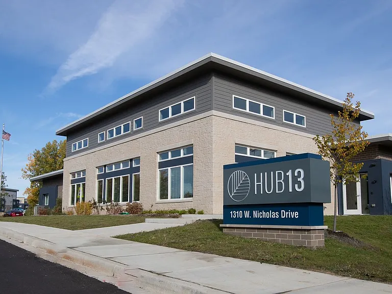 HUB13 — Photo 43