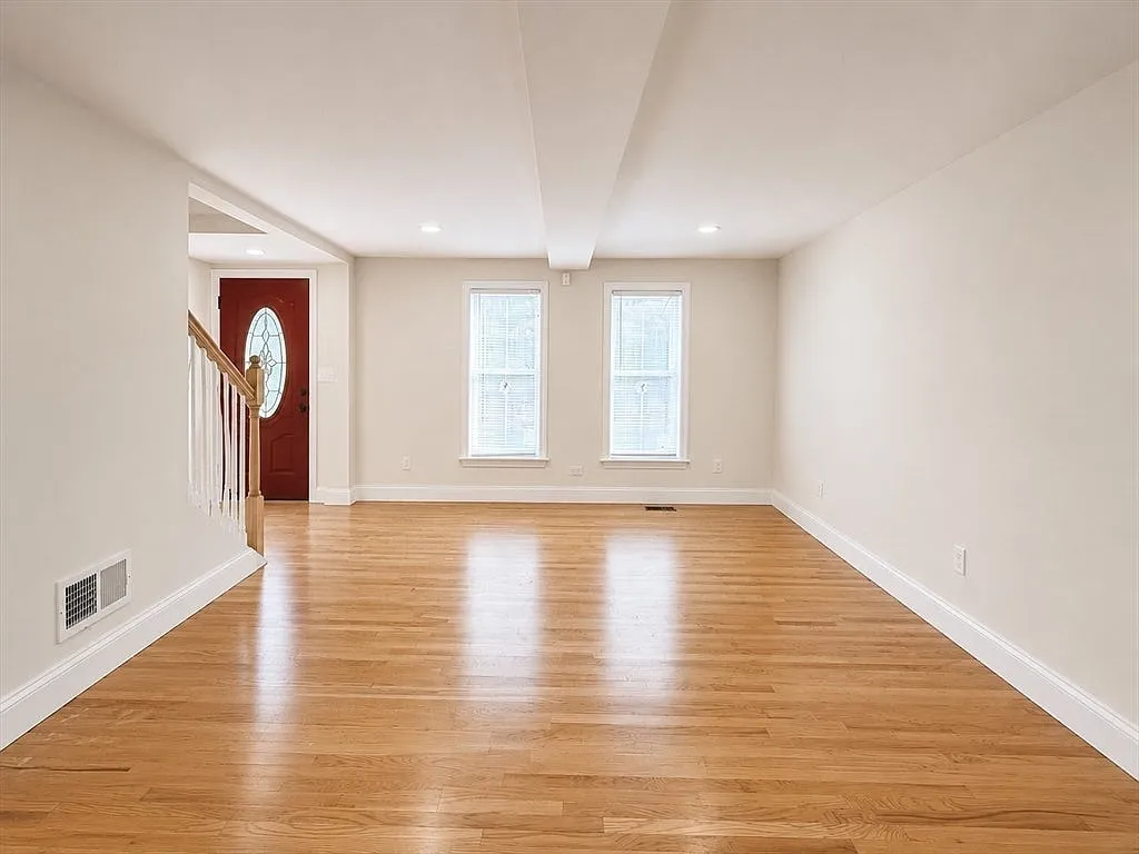 2 bed, 2000 sqft, $3,500 — Photo 4