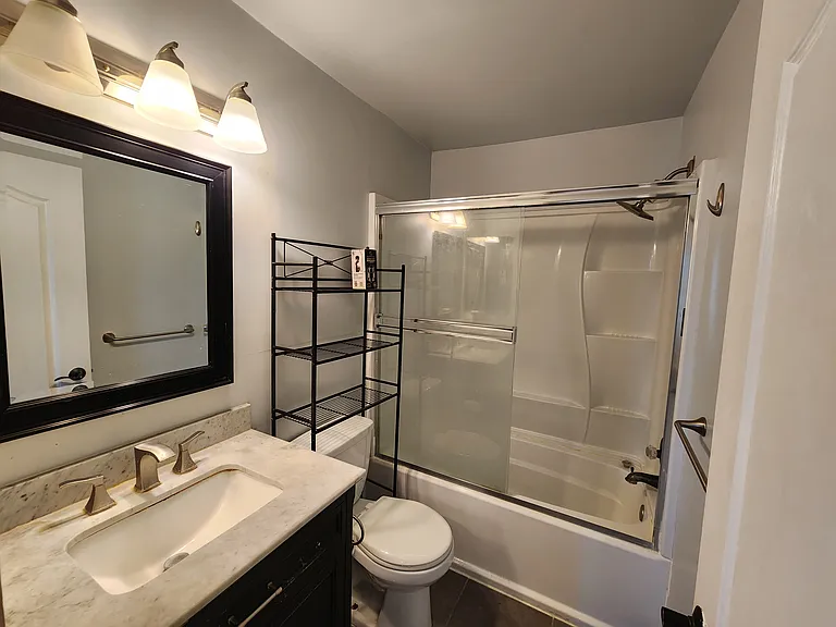620 W Doran St #7 — Photo 6