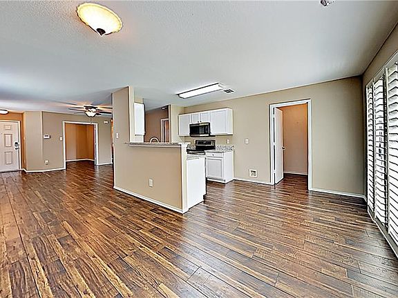 3rd image of 1800 Village Park Trl