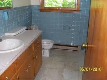 3rd image of 901 Wildwood Dr