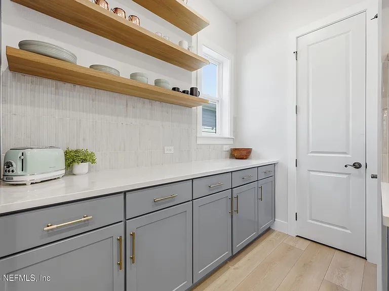 142 Seabrook Dr — Photo 15