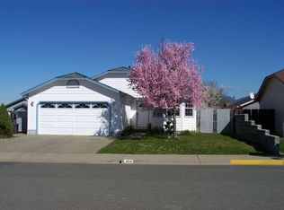 404 SE Liberty Dr, Grants Pass, OR 97527