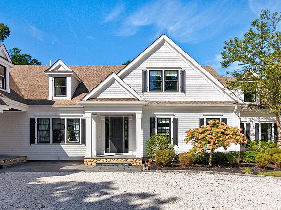 2nd image of 4 White Cedar Lane