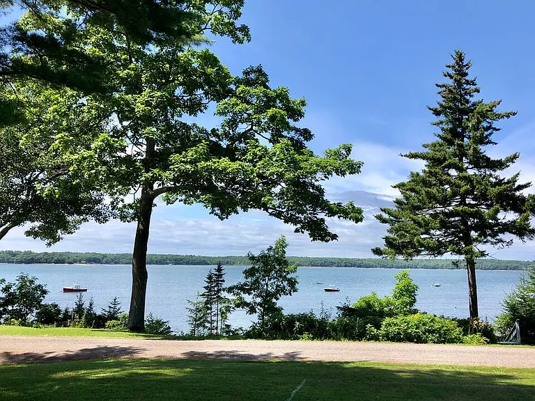 31 W Marginal Rd — Photo 1