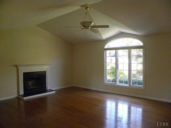 2nd image of 356 Jefferson Dr W