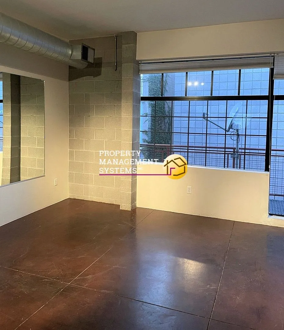 2 Bedroom Condo Downtown SLC — Photo 3