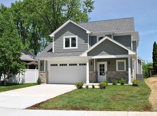 416 S 12th Ave, St Charles, IL 60174