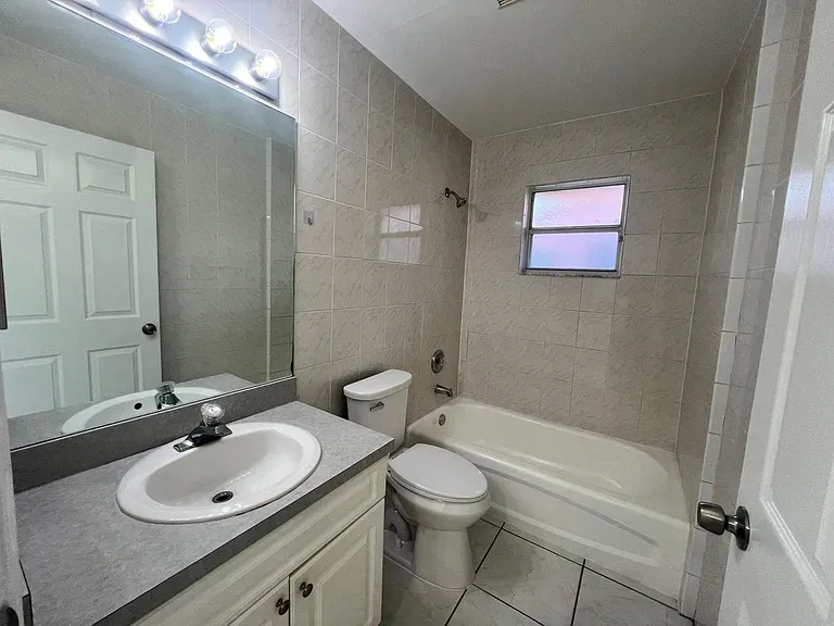 1096 Staghorn St — Photo 25
