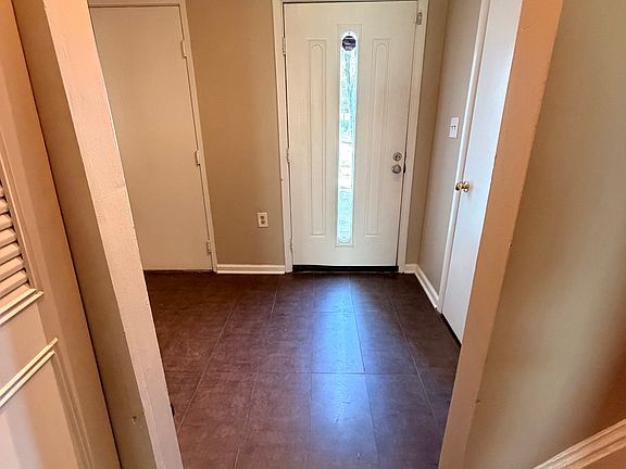 3rd image of 4611 Winterberry Ln