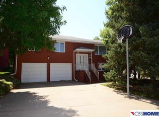 4539 Monroe St, Omaha, NE 68117