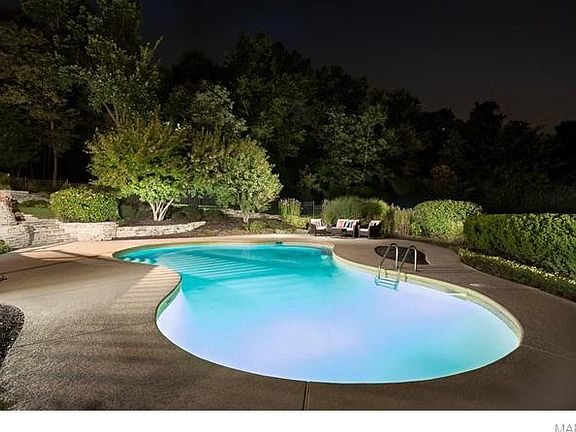 3rd image of 13215 Thornfield Ln