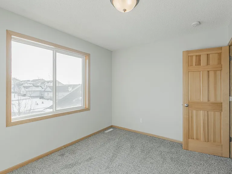 1760 Wyndam Dr — Photo 23