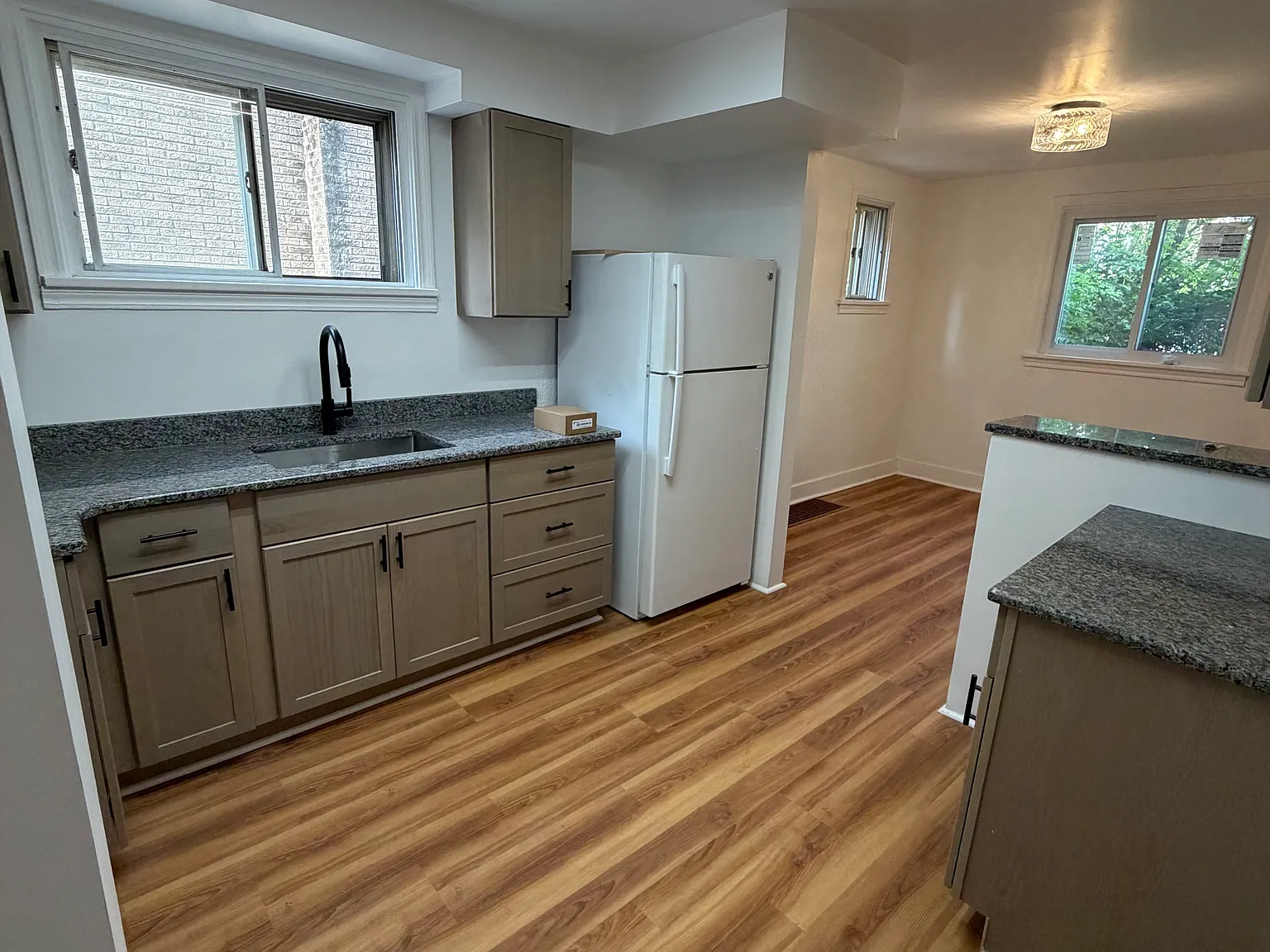 James St, Turtle Creek — Photo 2