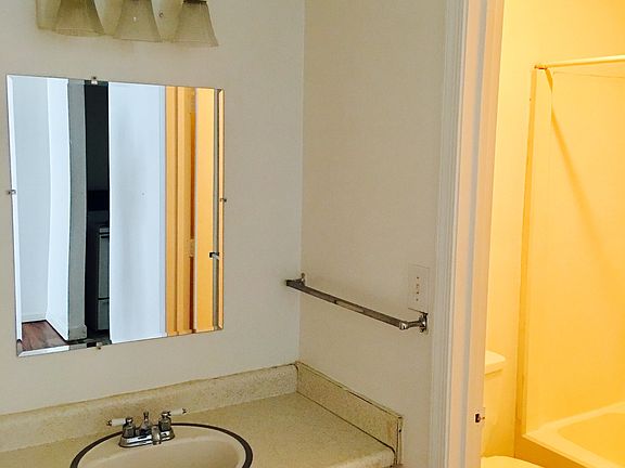 3rd image of 1705 Rivermont Ave APT 16