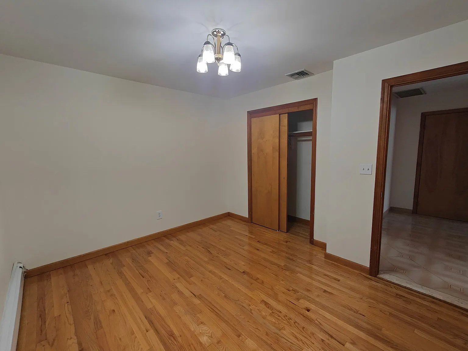 3 bed, 1600 sqft, $3,200 — Photo 4