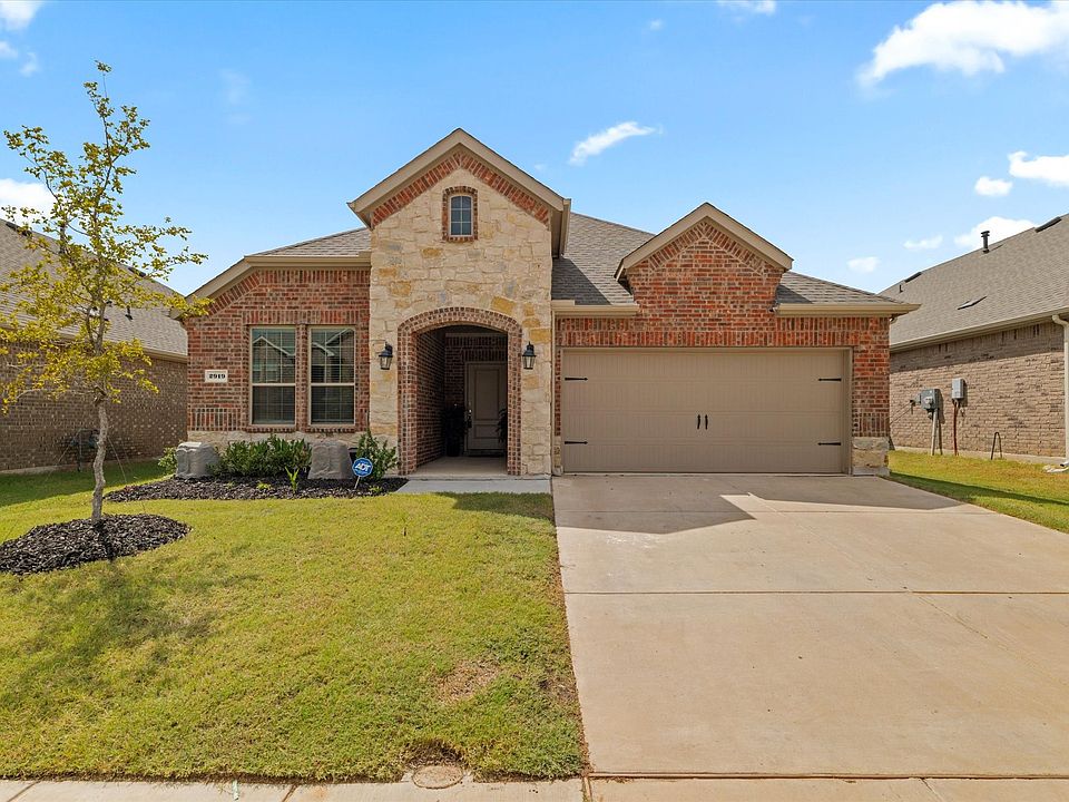1st image of 2919 Brady Starr Dr