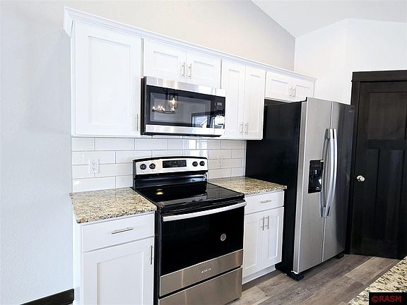 4th image of 801 Oakwood Trl