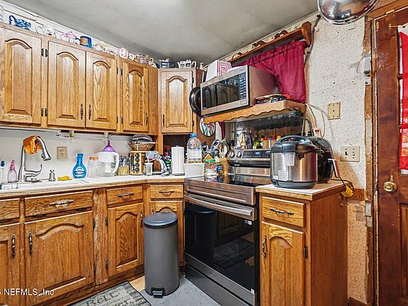 5th image of 10304 MAYAN Drive
