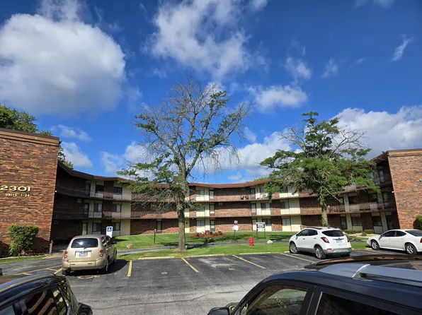 2301 Holiday Ter APT 24, Lansing, IL 60438
