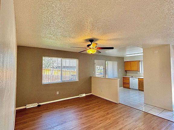 4th image of 3510-3512 Holland Ct #3510