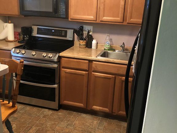 Kitchen w new appliances