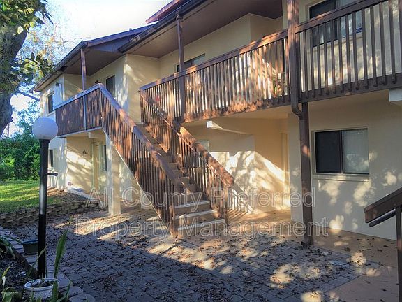 3rd image of 3015 Kirkland Rd NE