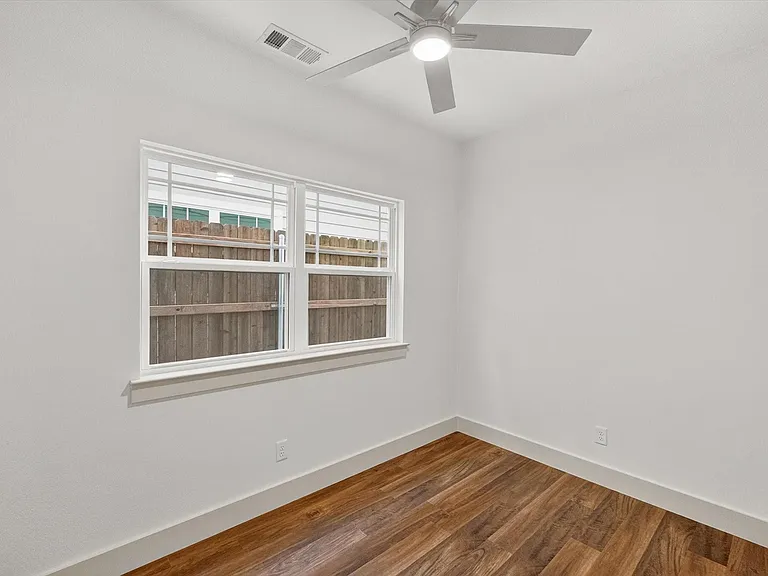 502 E Kimball St #1 — Photo 16
