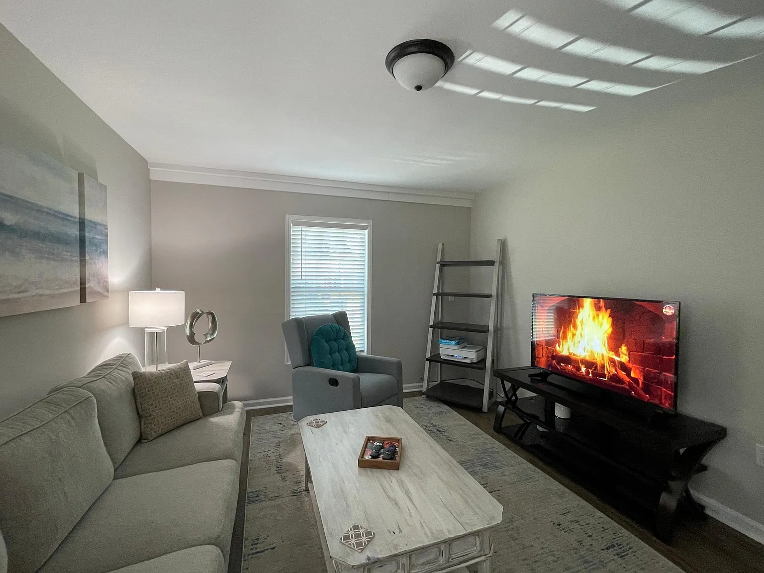 1315 Maryland Dr — Photo 3