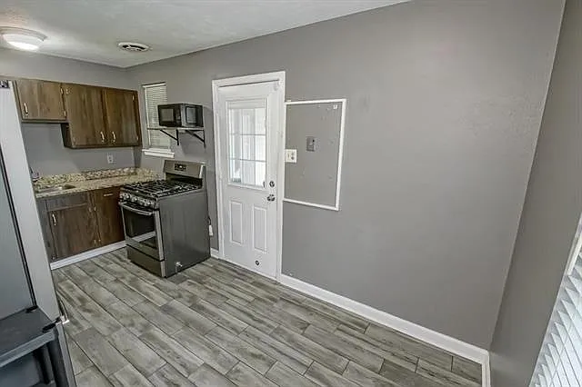 1849 Redwood Dr — Photo 6