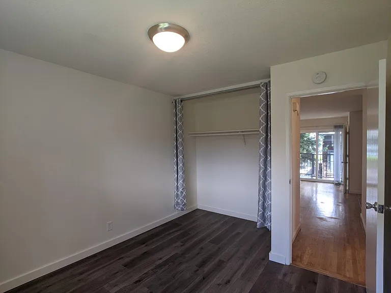 Vanguard Apartments — Photo 36