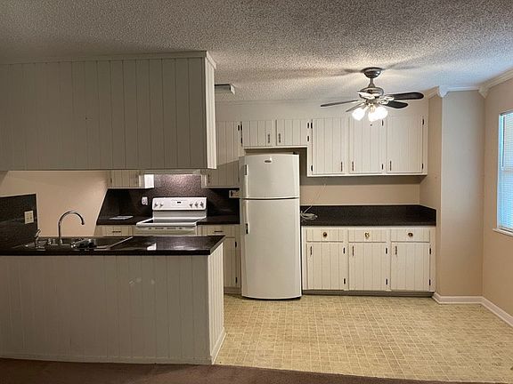 4th image of 301 S Pelham Ave