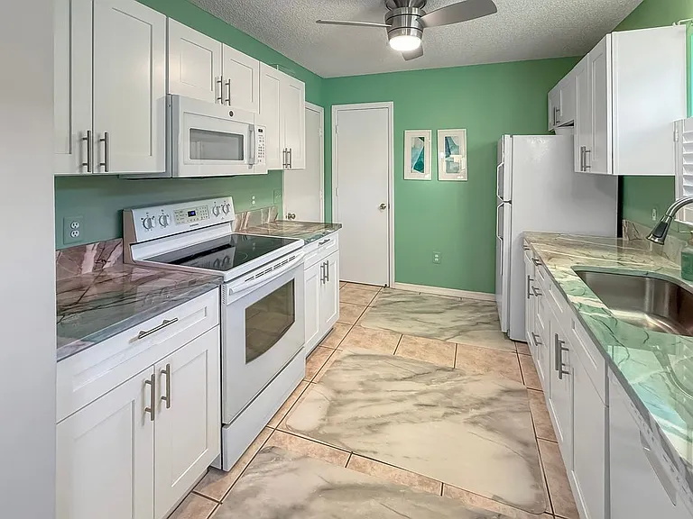 408 Duarte Ln — Photo 2